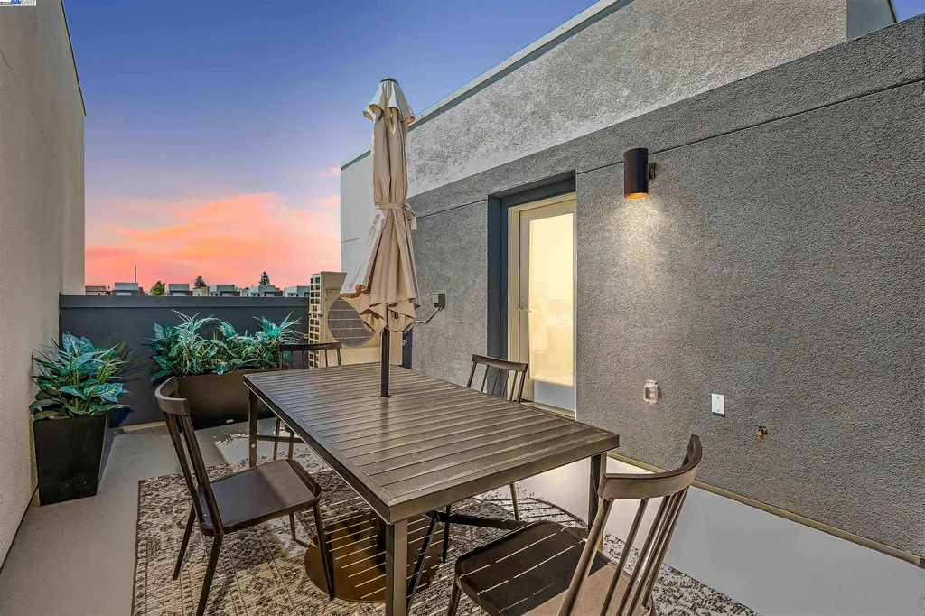 2256 Stanford Street Alameda CA 94501
