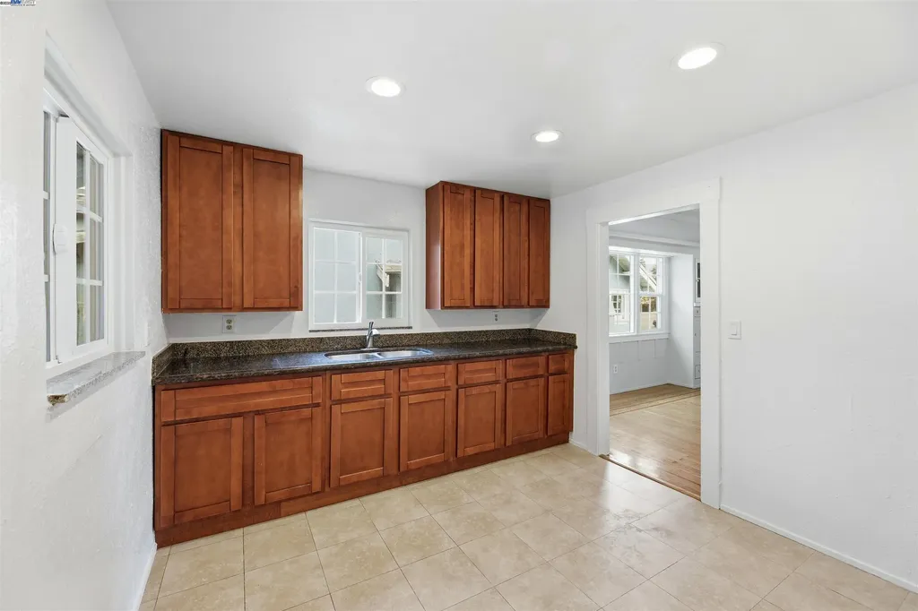 3123 Beaumont Oakland CA 94602