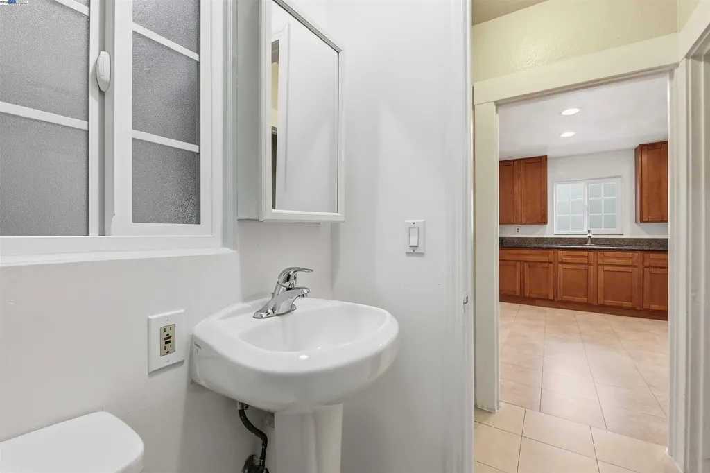 3123 Beaumont Oakland CA 94602