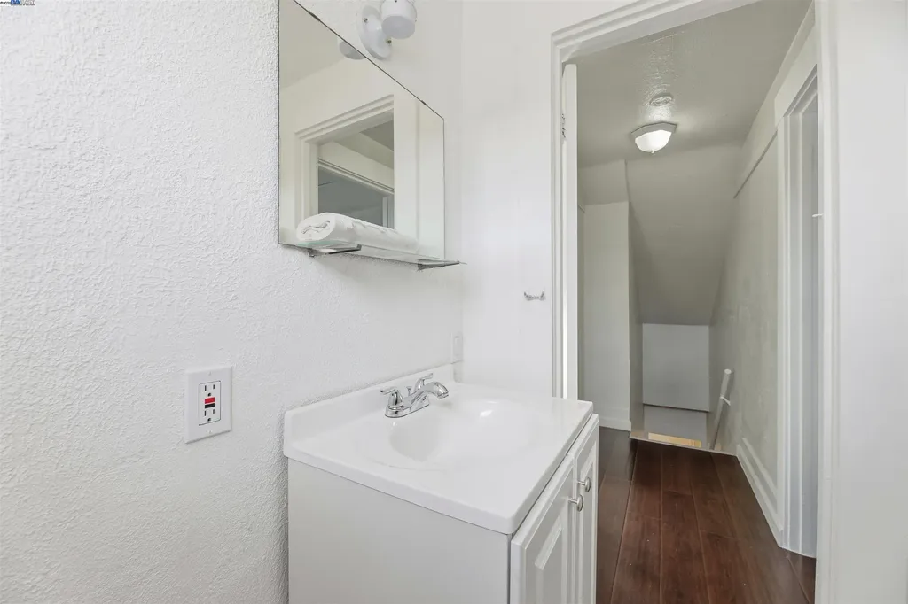 3123 Beaumont Oakland CA 94602