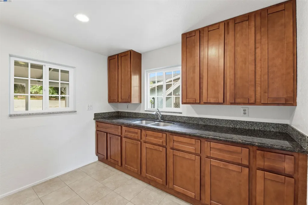 3123 Beaumont Oakland CA 94602