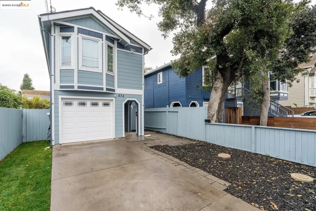 874 Pine Street Oakland CA 94607