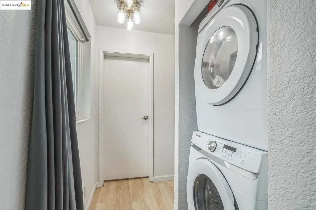 874 Pine Street Oakland CA 94607