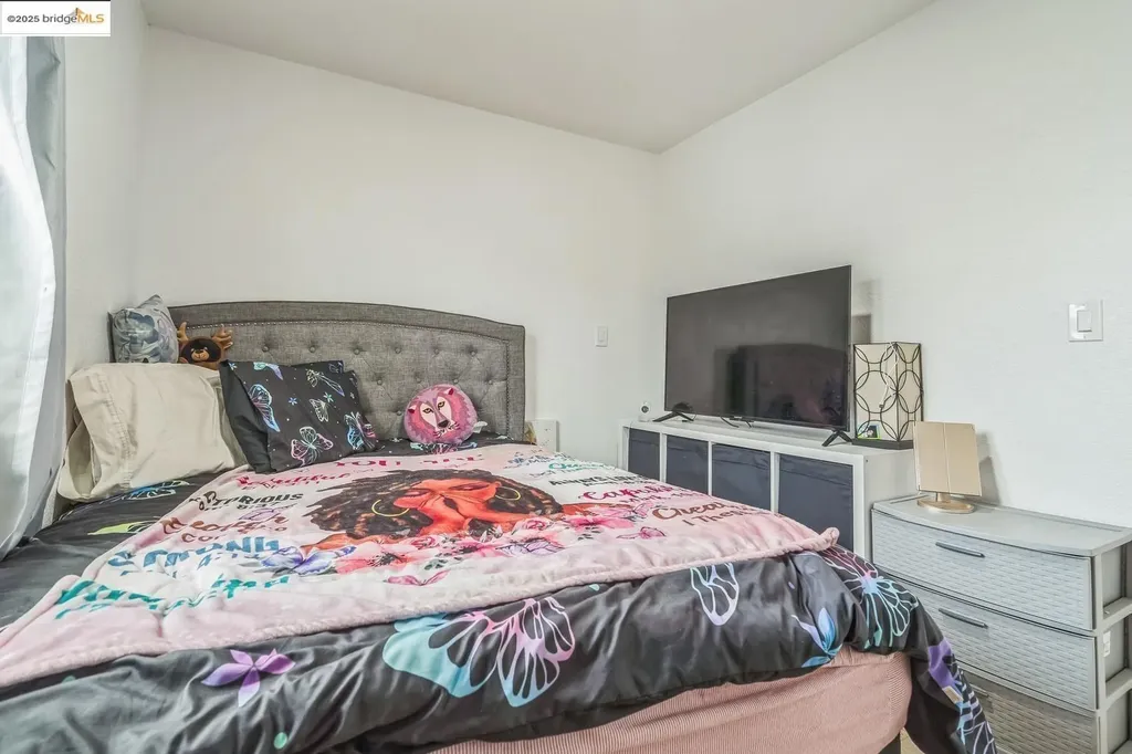 874 Pine Street Oakland CA 94607