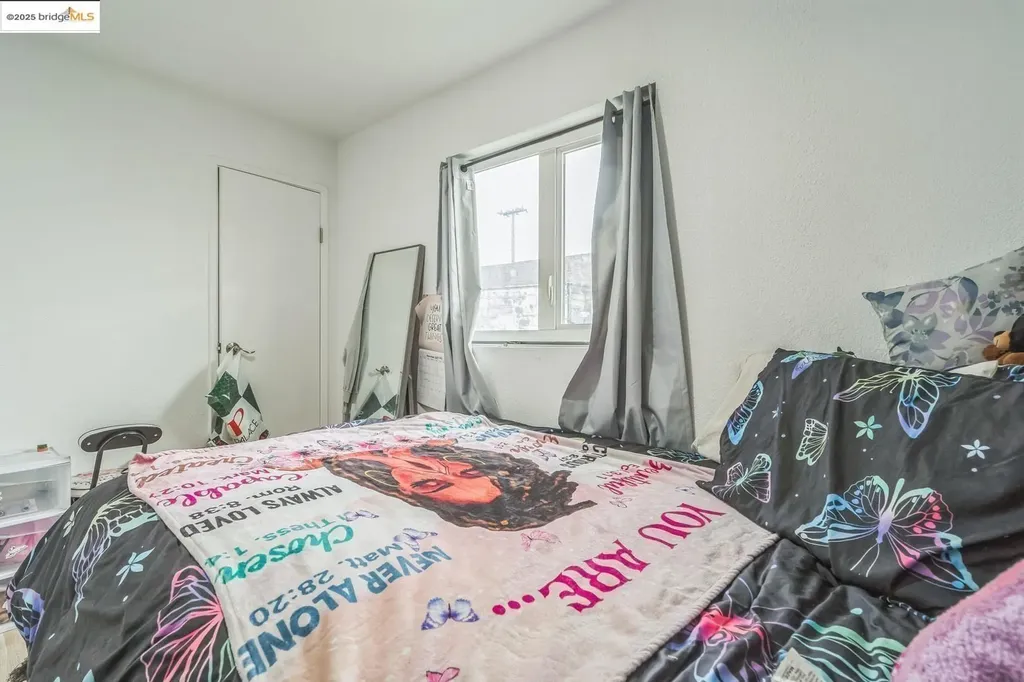 874 Pine Street Oakland CA 94607