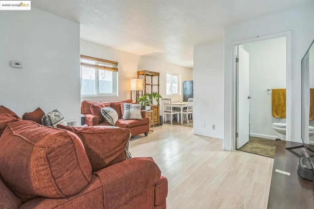 874 Pine Street Oakland CA 94607