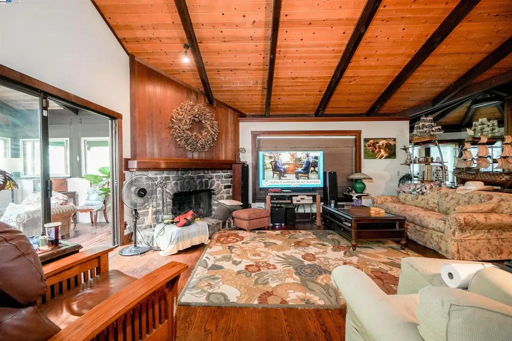 21 Red Rock Way San Rafael CA 94903