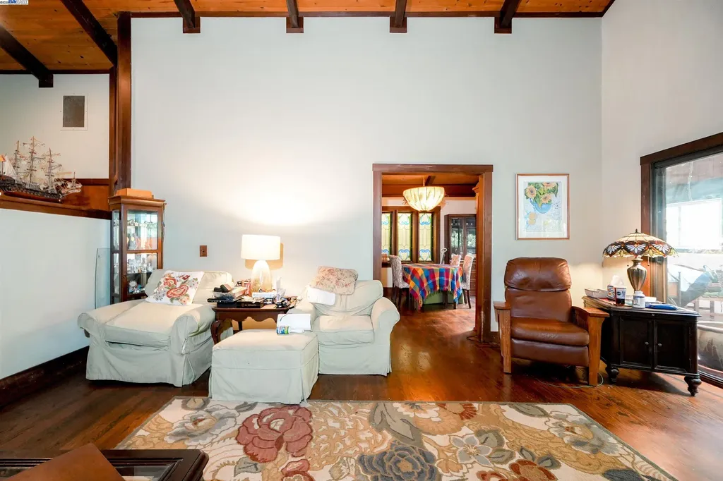 21 Red Rock Way San Rafael CA 94903