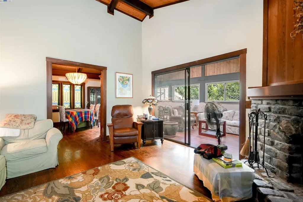 21 Red Rock Way San Rafael CA 94903