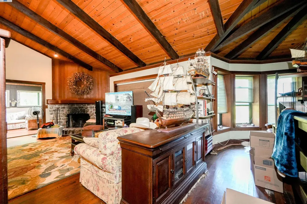 21 Red Rock Way San Rafael CA 94903