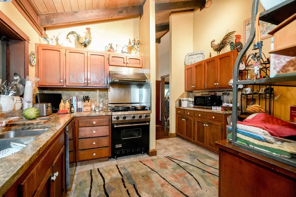 21 Red Rock Way San Rafael CA 94903