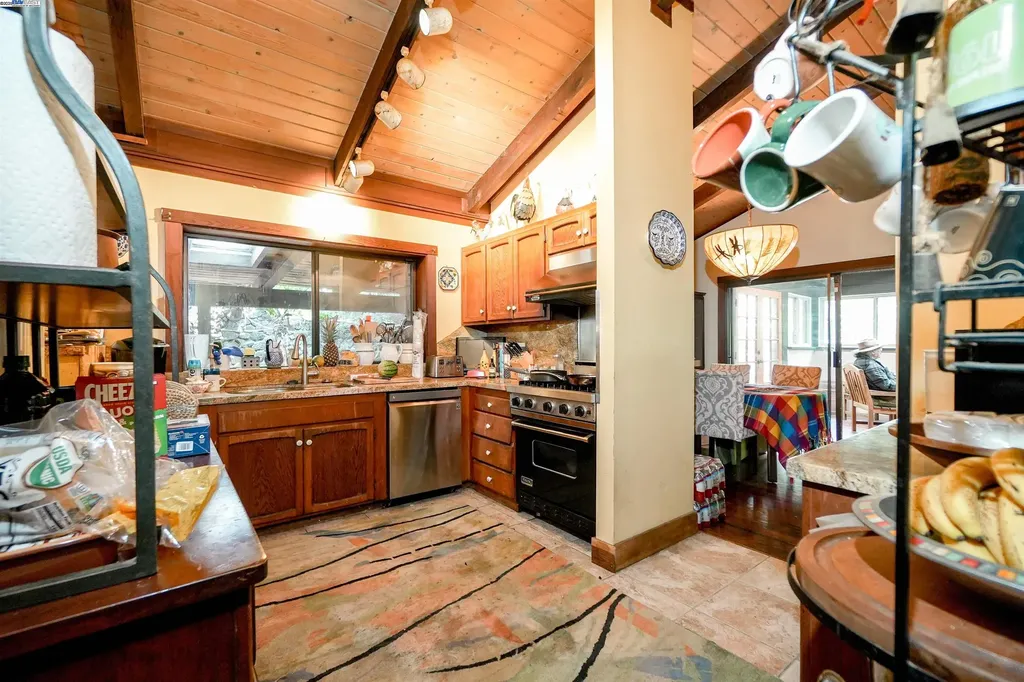 21 Red Rock Way San Rafael CA 94903