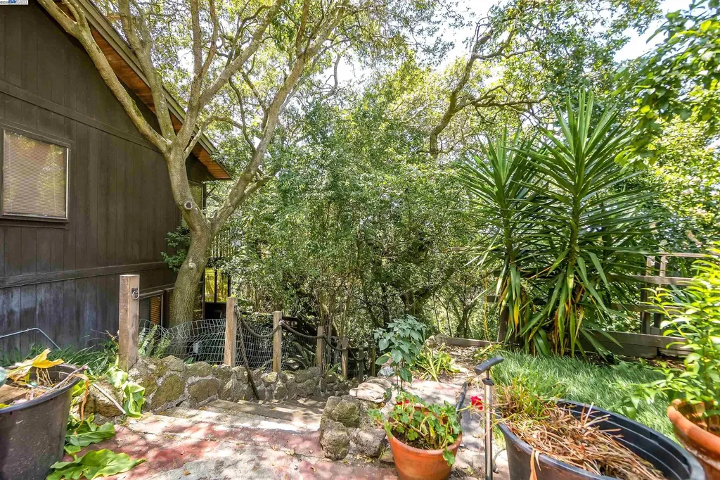 21 Red Rock Way San Rafael CA 94903