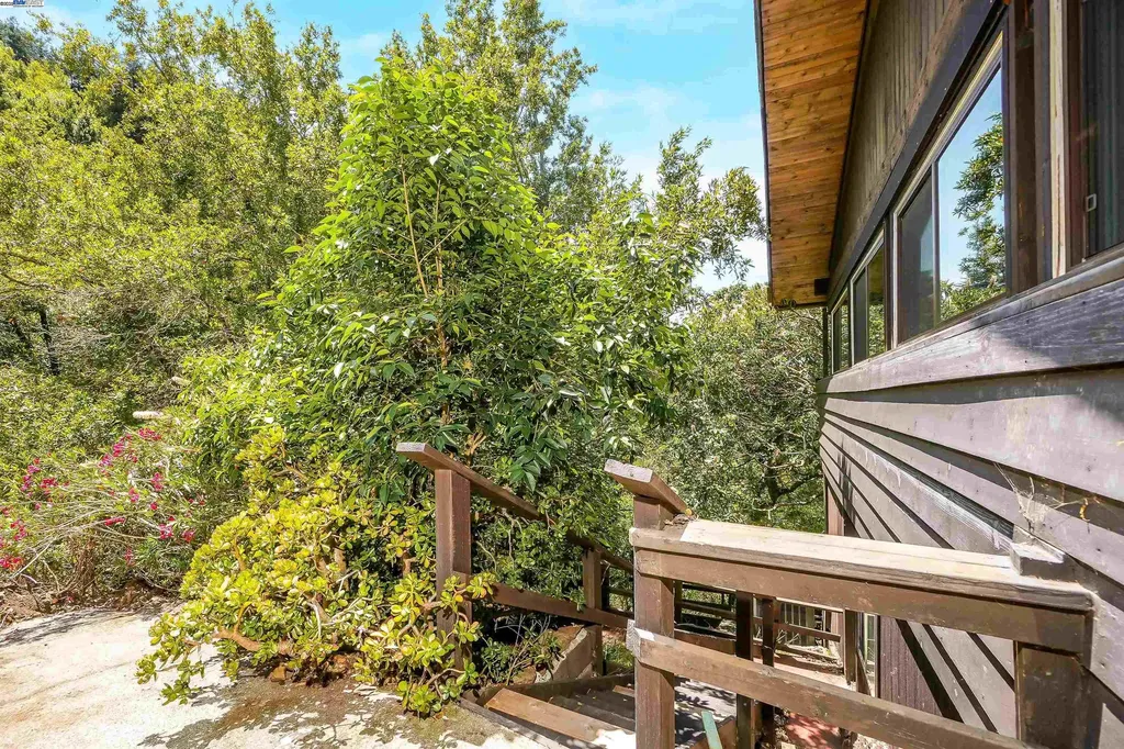 21 Red Rock Way San Rafael CA 94903