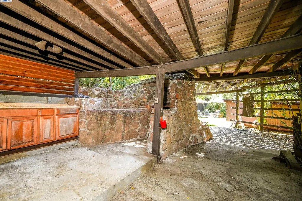 21 Red Rock Way San Rafael CA 94903