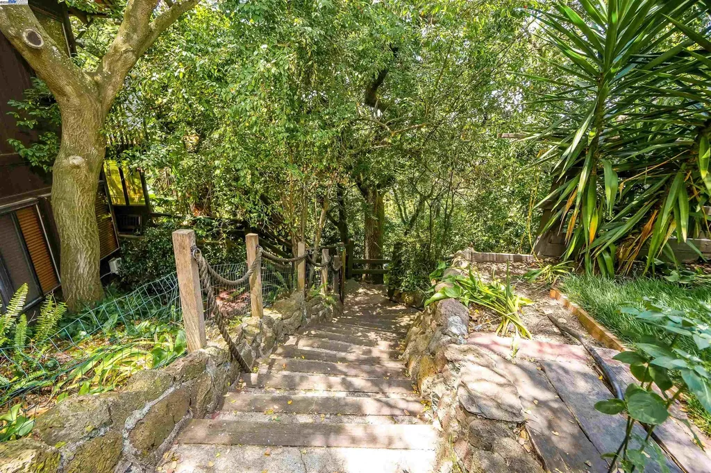 21 Red Rock Way San Rafael CA 94903