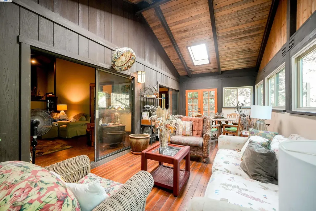 21 Red Rock Way San Rafael CA 94903