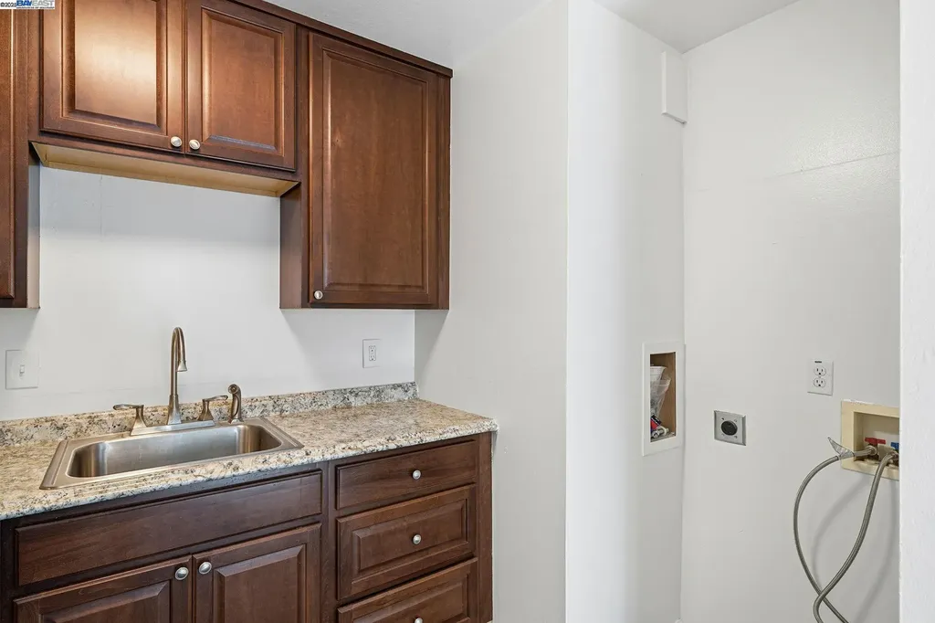 7595 Amador Valley Boulevard Dublin CA 94568