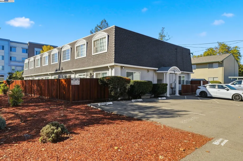 7595 Amador Valley Boulevard Dublin CA 94568