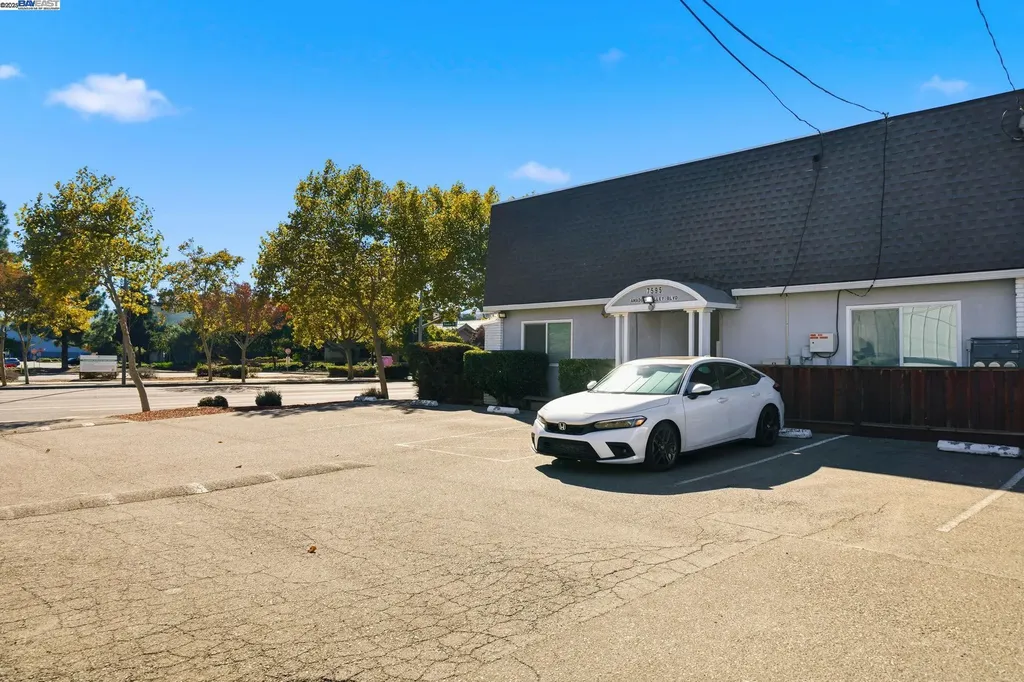 7595 Amador Valley Boulevard Dublin CA 94568