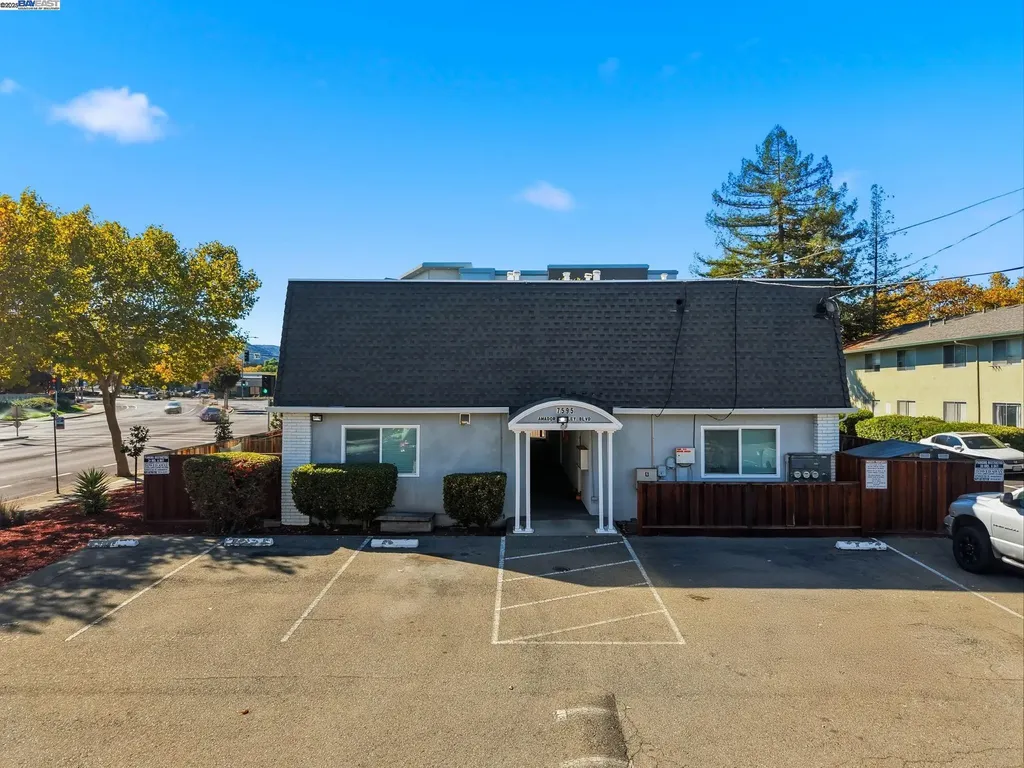 7595 Amador Valley Boulevard Dublin CA 94568