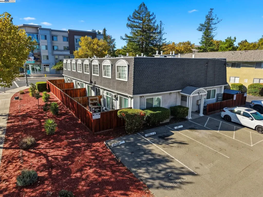 7595 Amador Valley Boulevard Dublin CA 94568