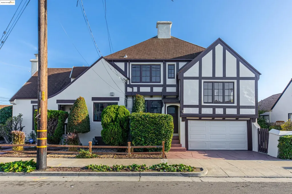 7601 Holly Street Oakland CA 94621