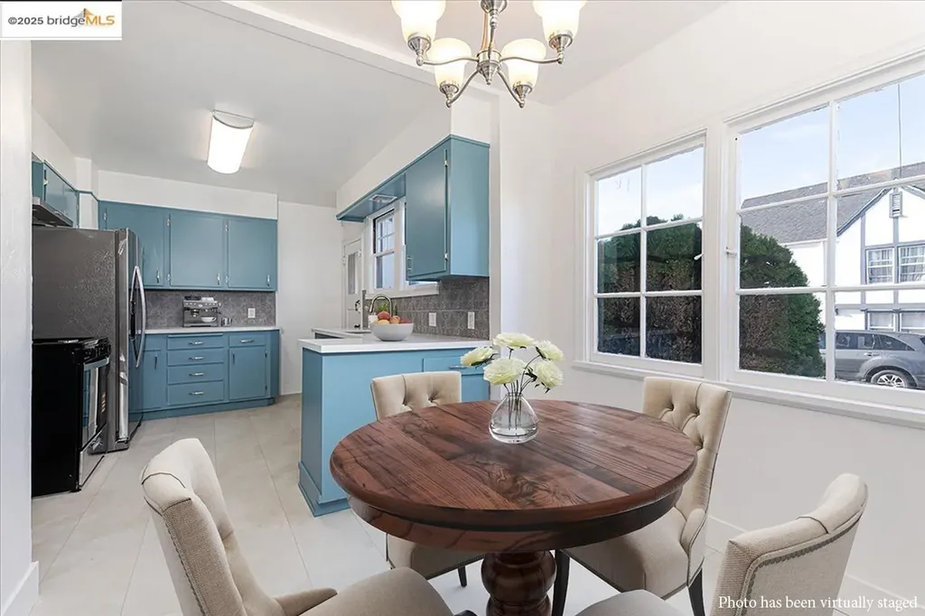 7601 Holly Street Oakland CA 94621