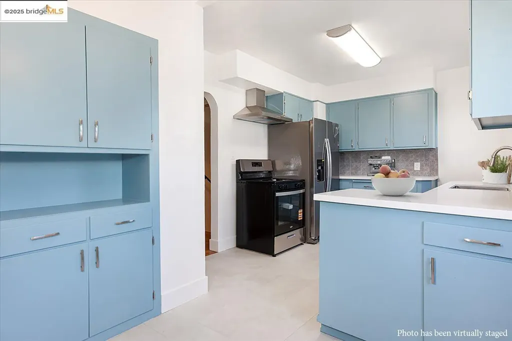 7601 Holly Street Oakland CA 94621