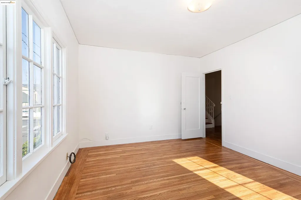 7601 Holly Street Oakland CA 94621