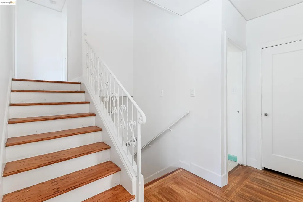 7601 Holly Street Oakland CA 94621