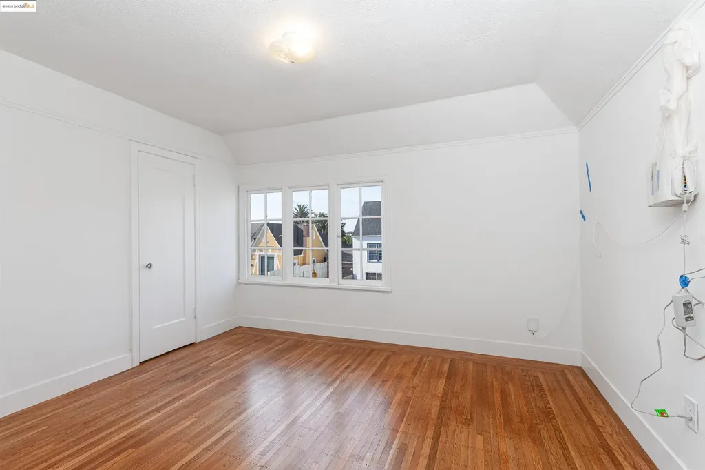 7601 Holly Street Oakland CA 94621