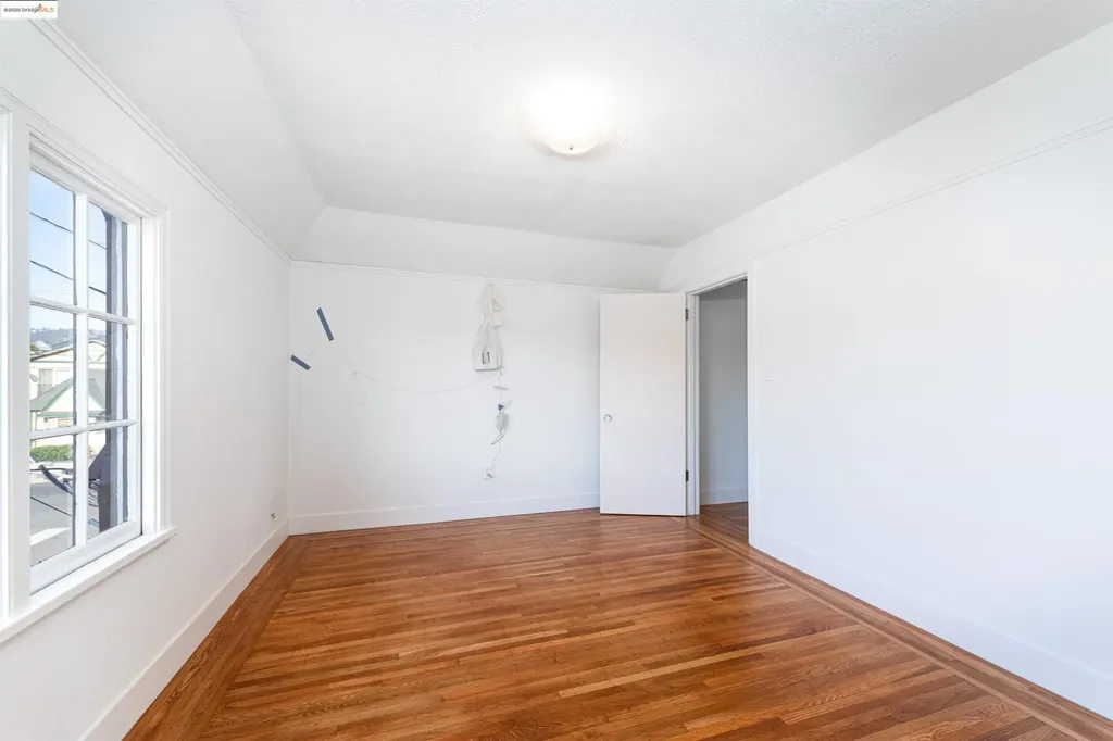 7601 Holly Street Oakland CA 94621