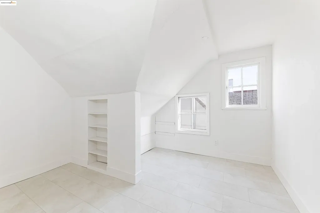 7601 Holly Street Oakland CA 94621