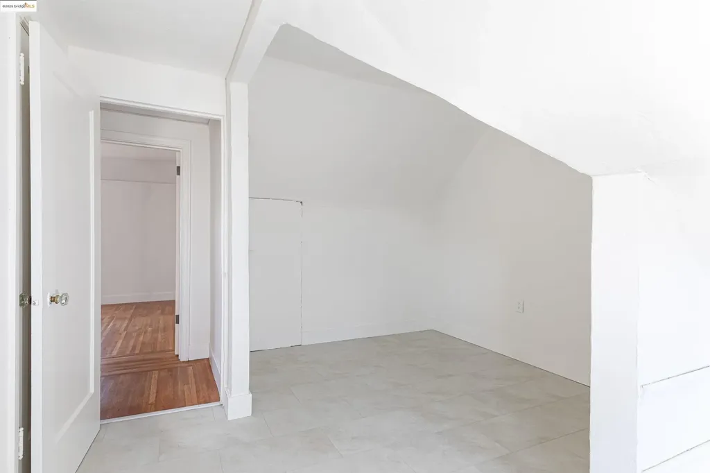 7601 Holly Street Oakland CA 94621