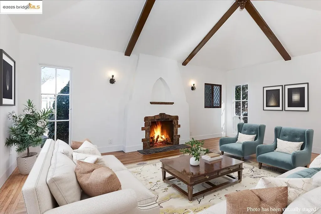 7601 Holly Street Oakland CA 94621