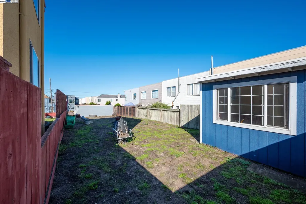 3327 Quintara Street San Francisco CA 94116