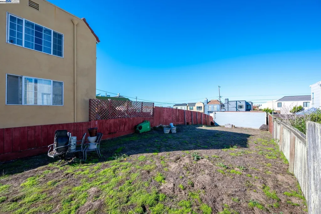 3327 Quintara Street San Francisco CA 94116