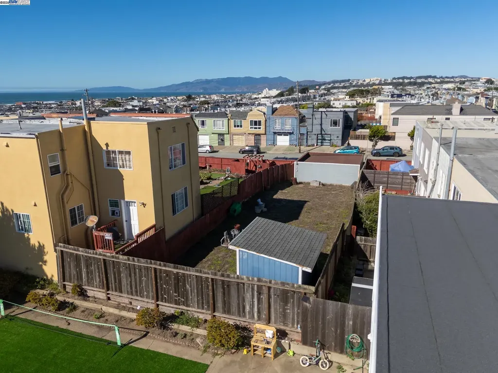 3327 Quintara Street San Francisco CA 94116