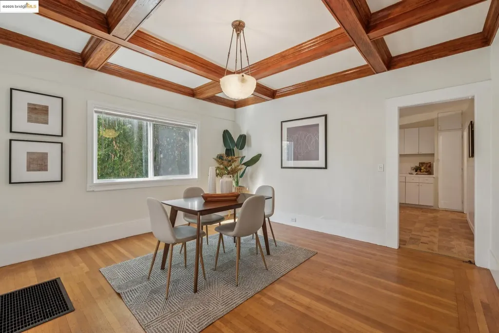 558 58th Street Oakland CA 94609