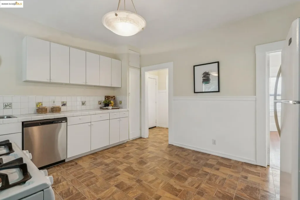 558 58th Street Oakland CA 94609