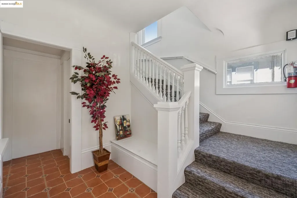 558 58th Street Oakland CA 94609