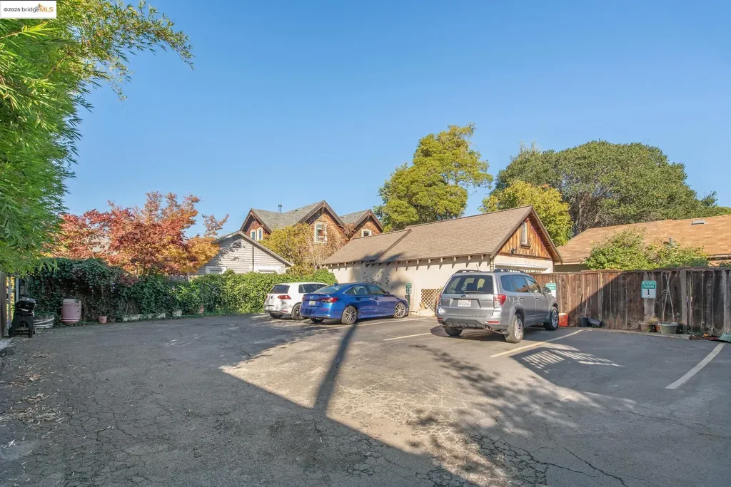 558 58th Street Oakland CA 94609