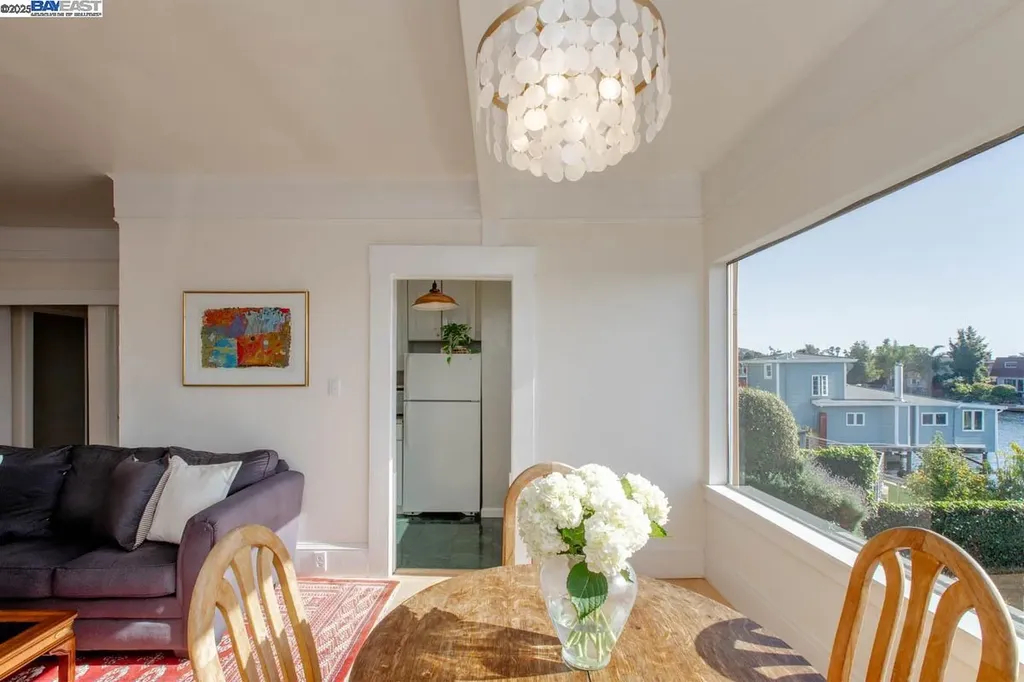 2000 Clinton Avenue Alameda CA 94501