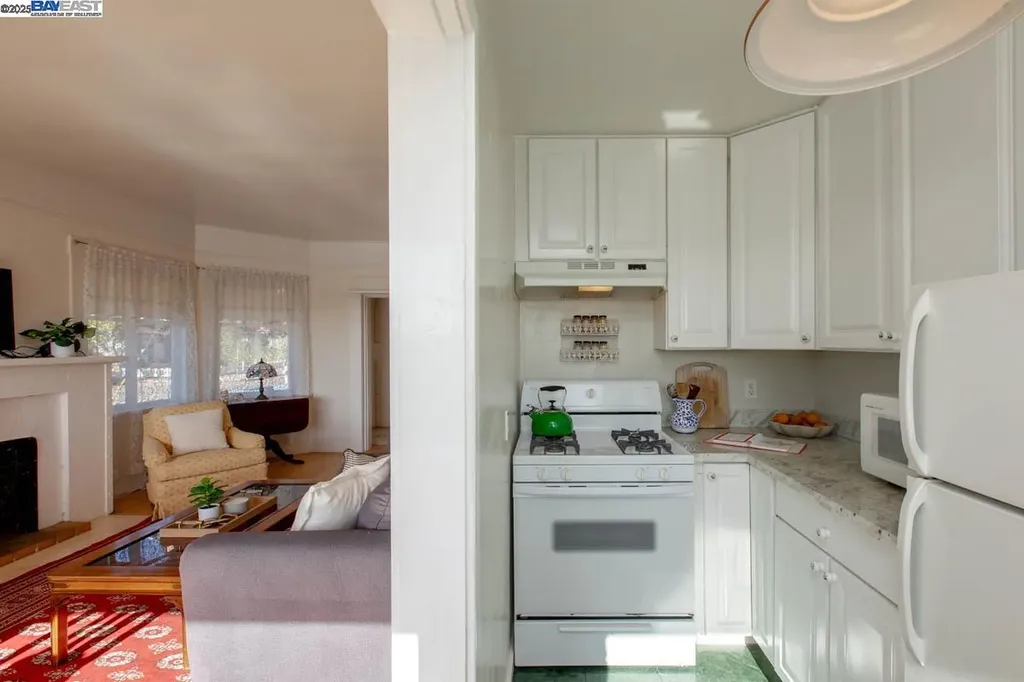 2000 Clinton Avenue Alameda CA 94501