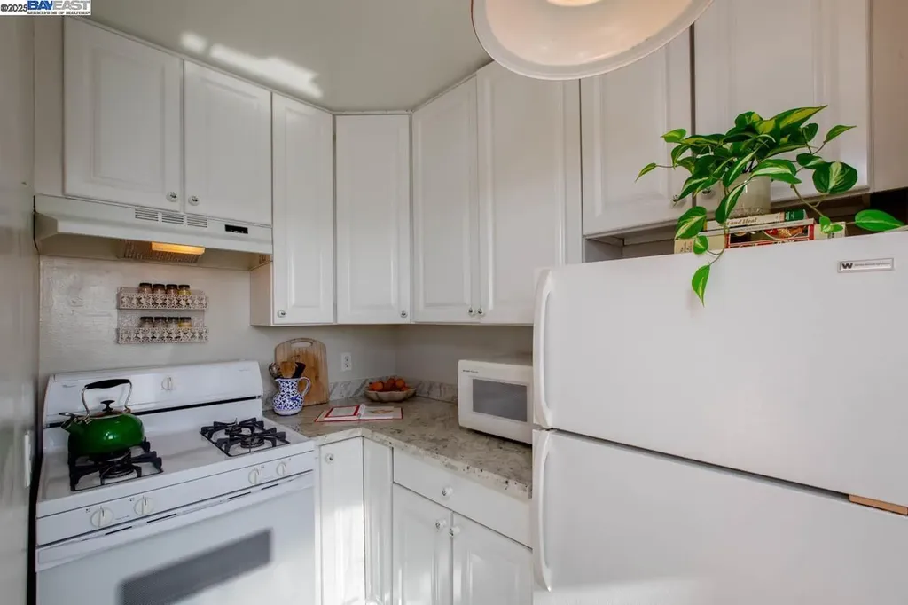 2000 Clinton Avenue Alameda CA 94501