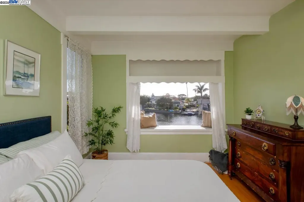 2000 Clinton Avenue Alameda CA 94501