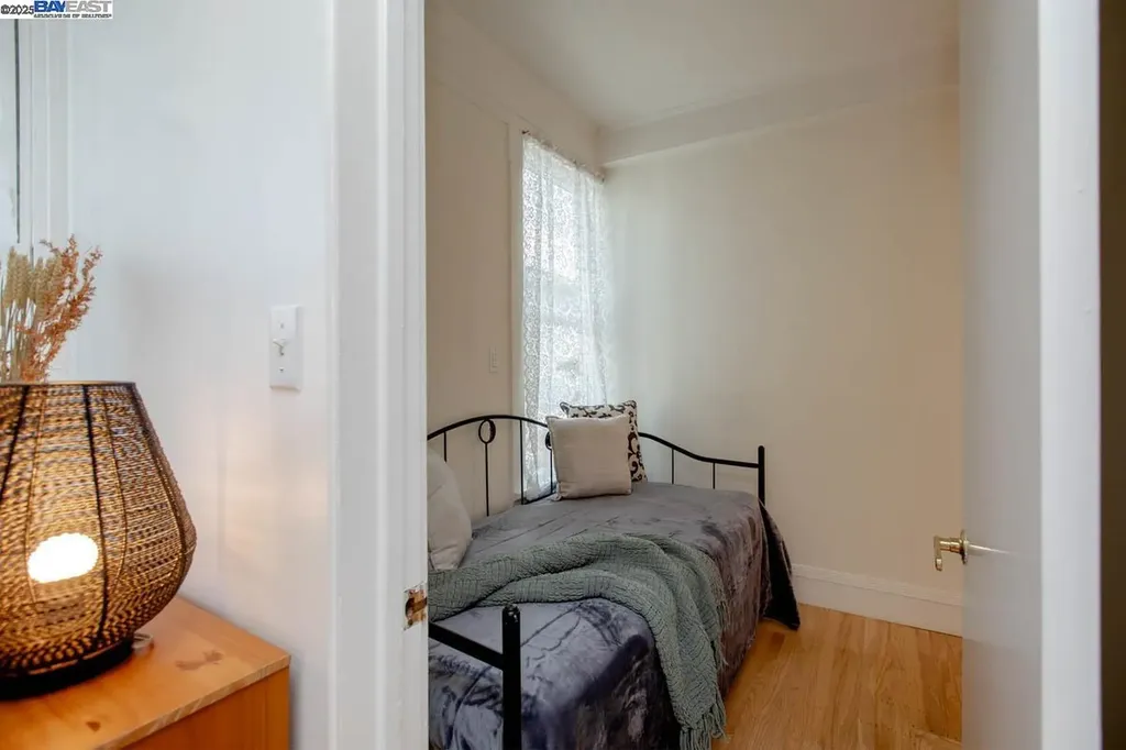 2000 Clinton Avenue Alameda CA 94501