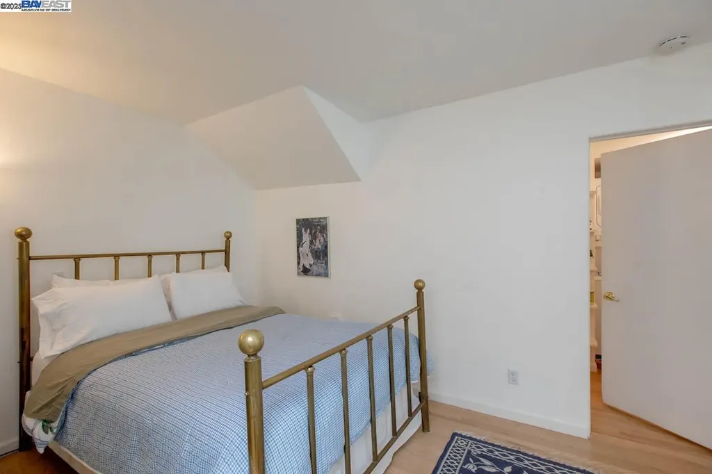 2000 Clinton Avenue Alameda CA 94501