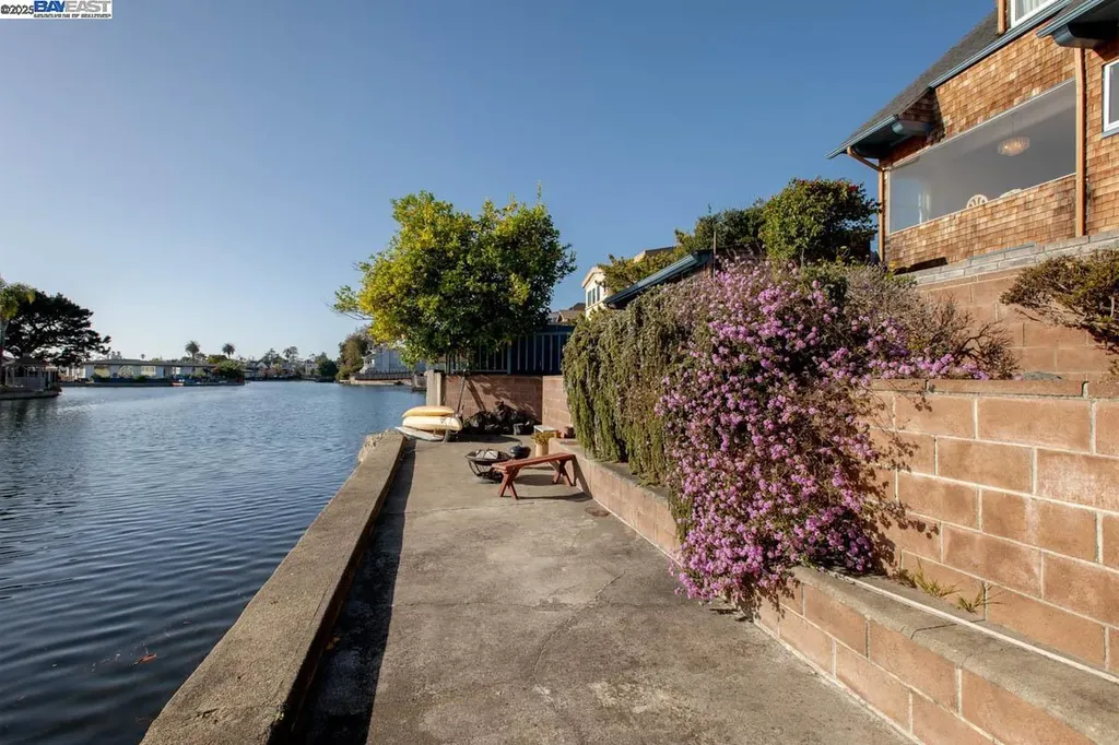 2000 Clinton Avenue Alameda CA 94501